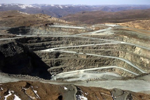 レツェング　ダイアモンド鉱山